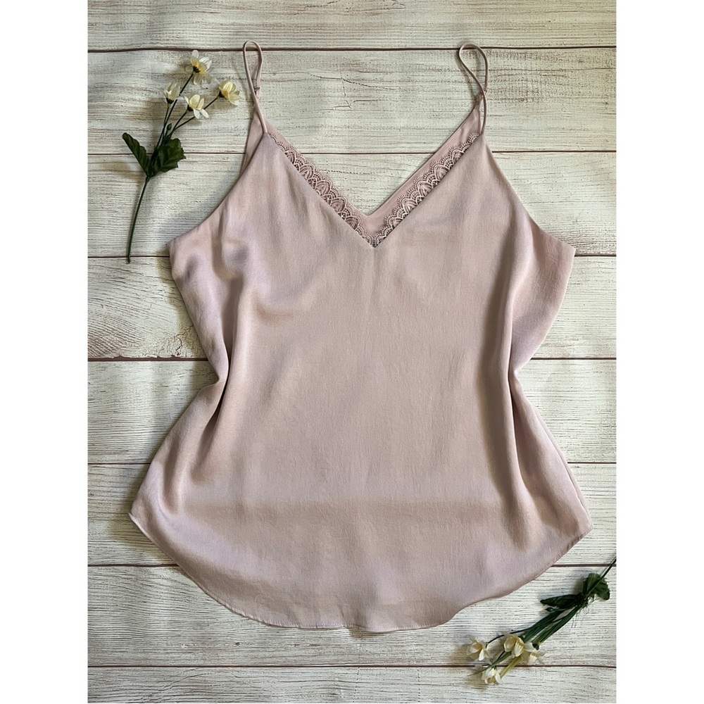 EXPRESS V-Neck Sleeveless Lace Top